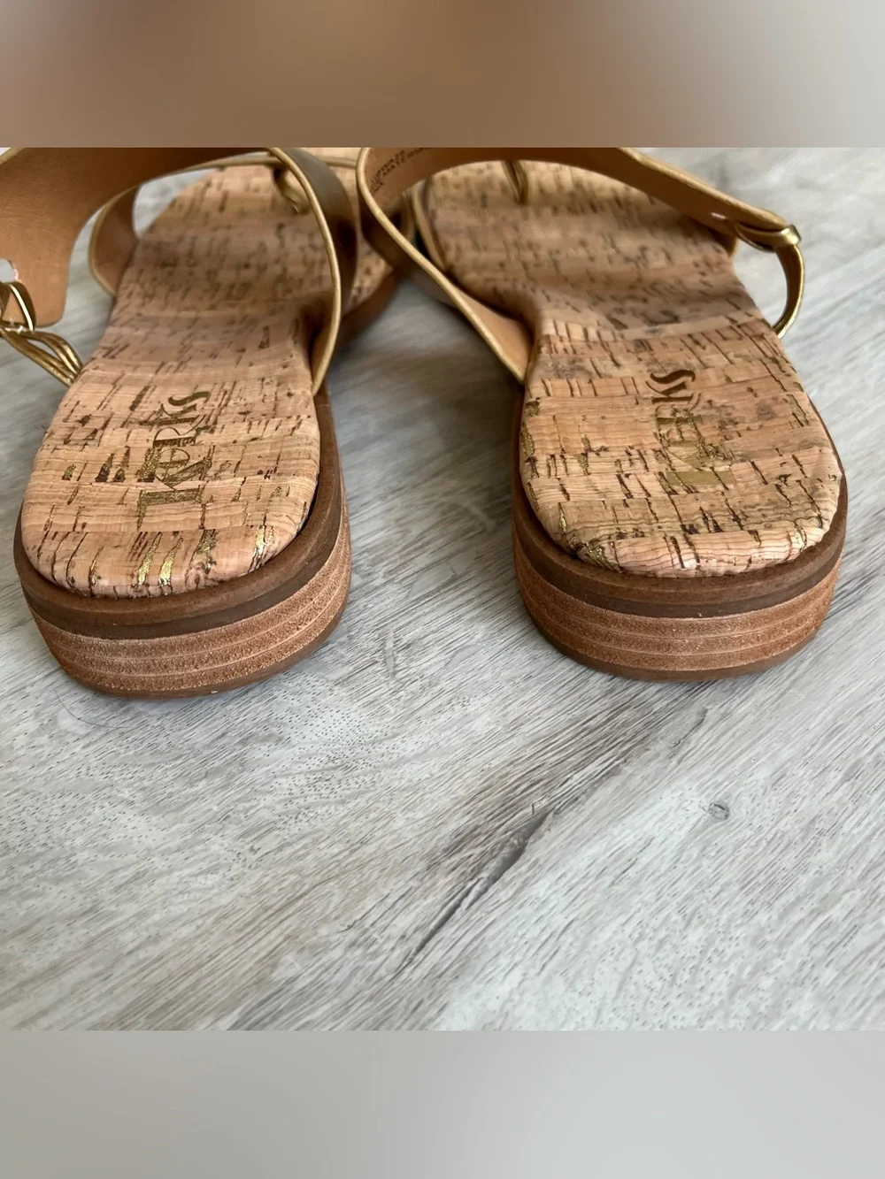 KORKS Sansa Slide Sandals Shoes Gold Women 9 NWOB Comfort Capsule Resort